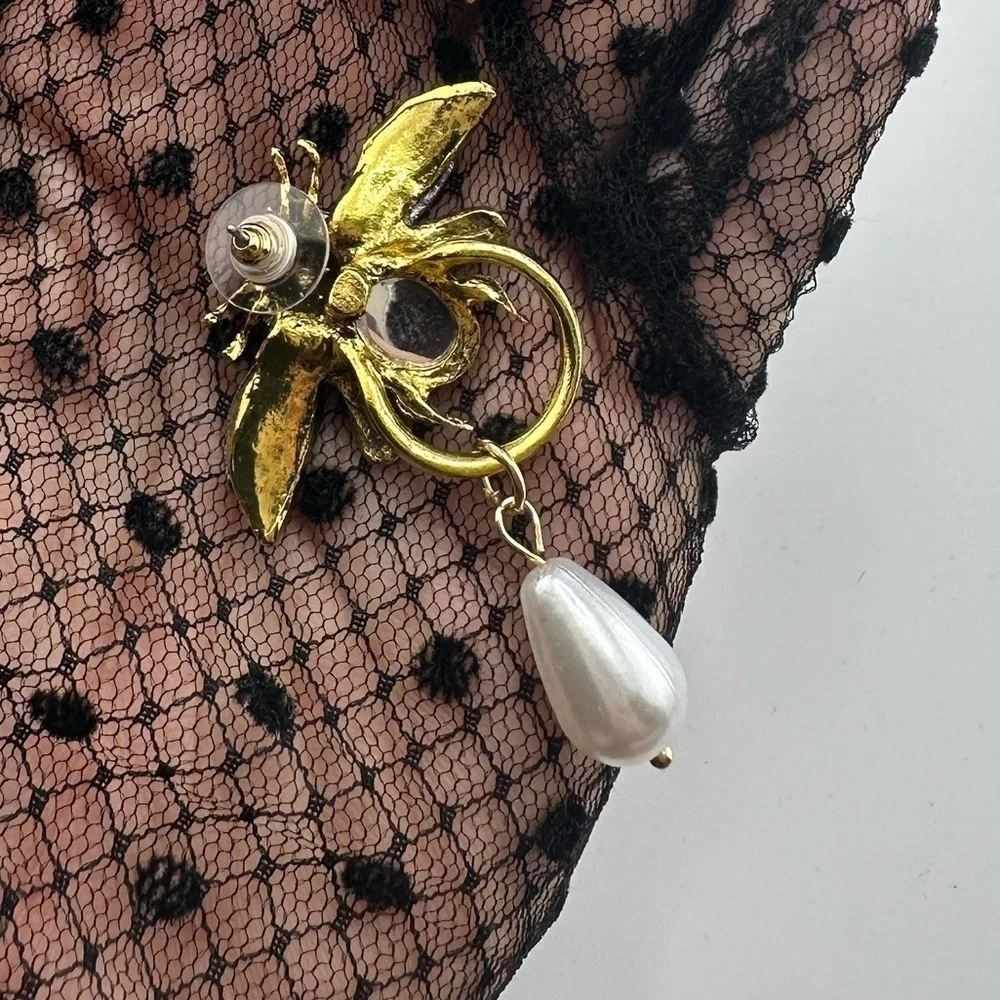 Vintage Luxury Honeybee Gold Red Pearl Drop Earrings